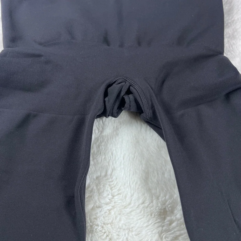 SKIMS Womens Sculpting Shorts Size Medium Black High Waist Compression Shapewear